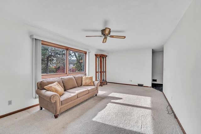 5305 86th STREET, Pleasant Prairie, WI 53158