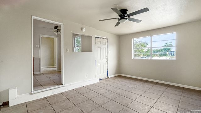 103 Pollydale Ave, San Antonio, TX 78223
