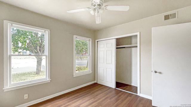 103 Pollydale Ave, San Antonio, TX 78223