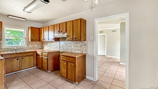 103 Pollydale Ave, San Antonio, TX 78223