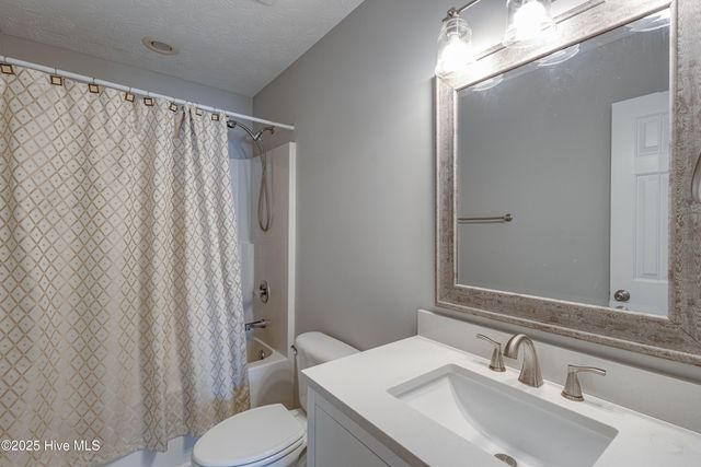 215 Rutherford Way, Jacksonville, NC 28540