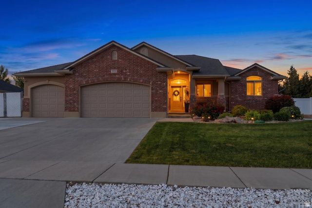 1031 S 1525 W, Syracuse, UT 84075