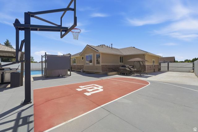 1031 S 1525 W, Syracuse, UT 84075