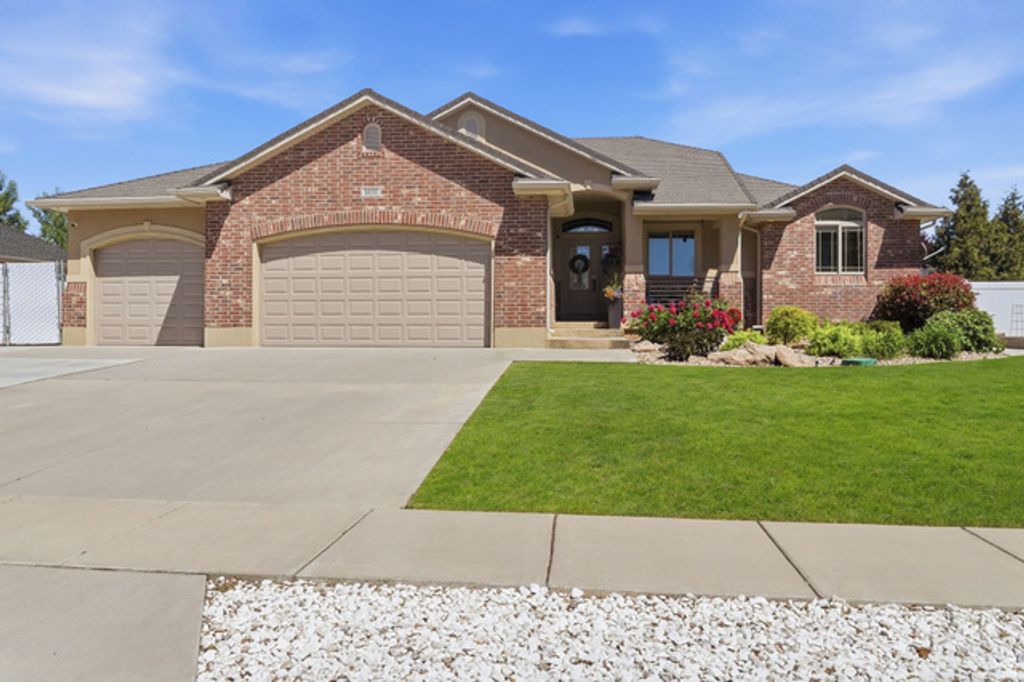1031 S 1525 W, Syracuse, UT 84075