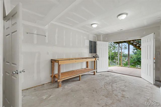 2790 Rosewood Drive, Arnold, MO 63010