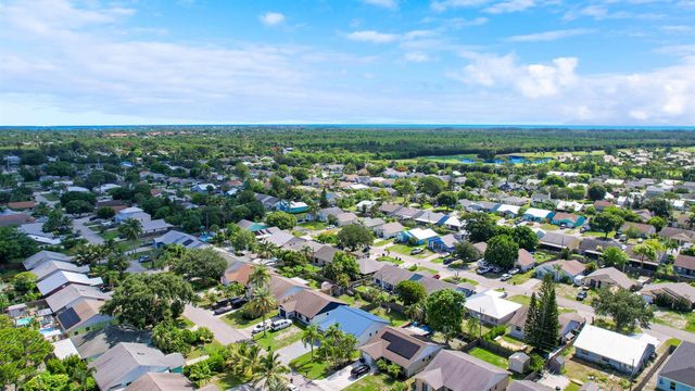 5929 SE Collins Avenue, Stuart, FL 34997