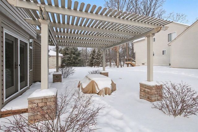 1804 Kristina Drive, White Lake, MI 48386