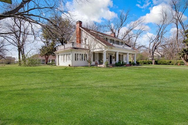 1200 Park Drive, Hillsboro, TX 76645