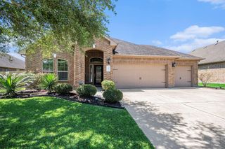 907 Fairway Drive, La Porte, TX 77571