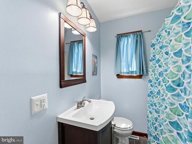 154 RED BANK AVE, West Deptford, NJ 08096