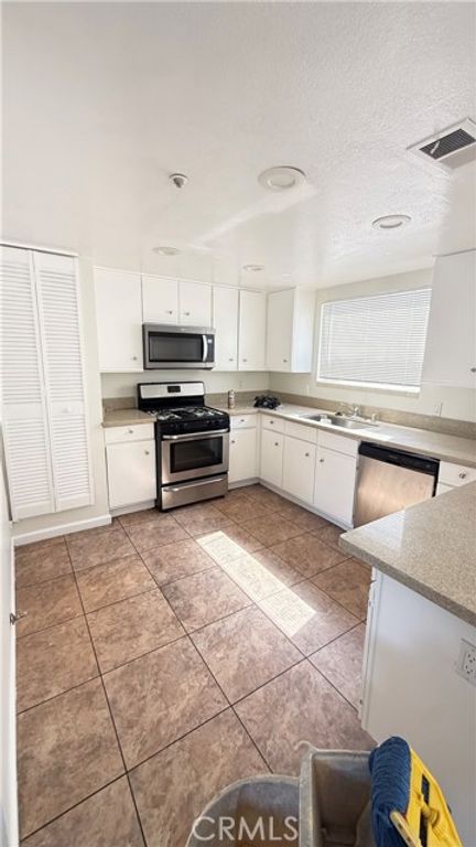 15642 Pasadena, Tustin, CA 92780