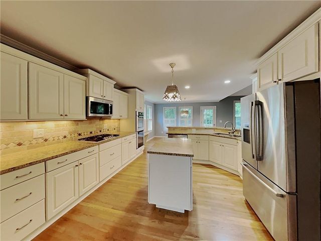 5082 Sherrer NW Drive, Acworth, GA 30102