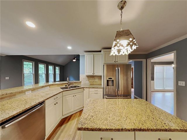 5082 Sherrer NW Drive, Acworth, GA 30102