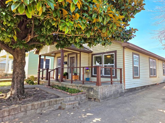 2721 Sharon Street, Dallas, TX 75211