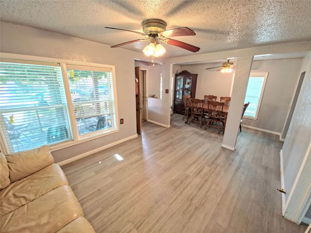 2721 Sharon Street, Dallas, TX 75211