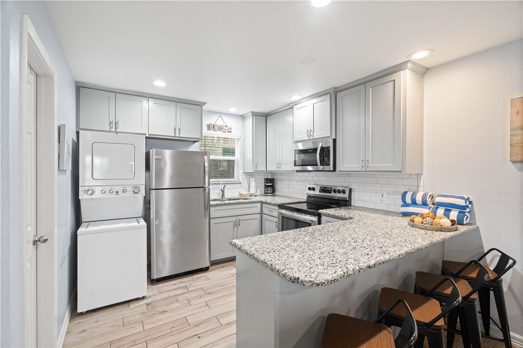 15201 Leeward Dr A8, Corpus Christi, TX 78418 — photo 5