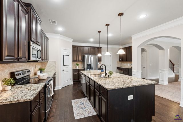 206 Red Hawk Pointe, Kathleen, GA 31047