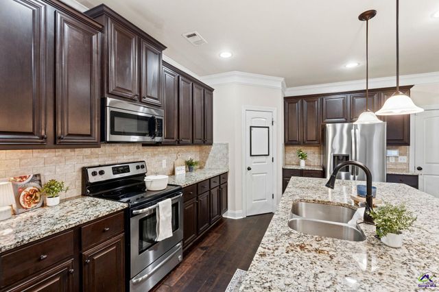 206 Red Hawk Pointe, Kathleen, GA 31047