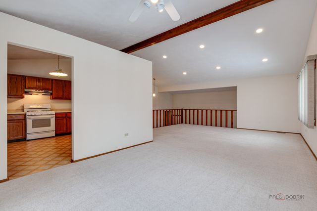 4481 Country Trail, Gurnee, IL 60031