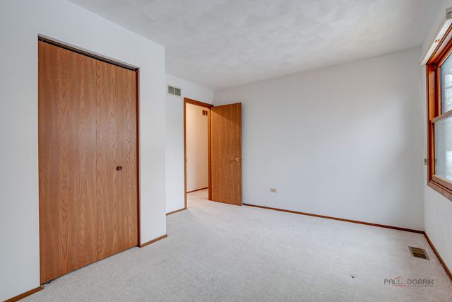 4481 Country Trail, Gurnee, IL 60031