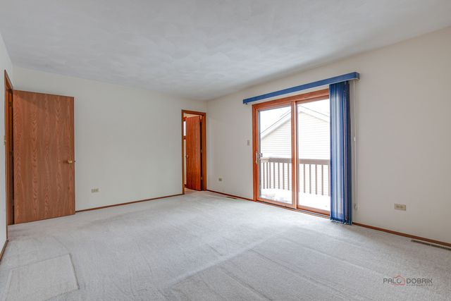 4481 Country Trail, Gurnee, IL 60031