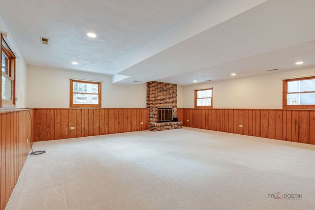 4481 Country Trail, Gurnee, IL 60031