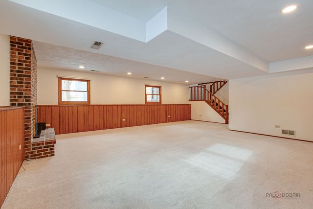 4481 Country Trail, Gurnee, IL 60031