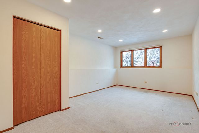 4481 Country Trail, Gurnee, IL 60031