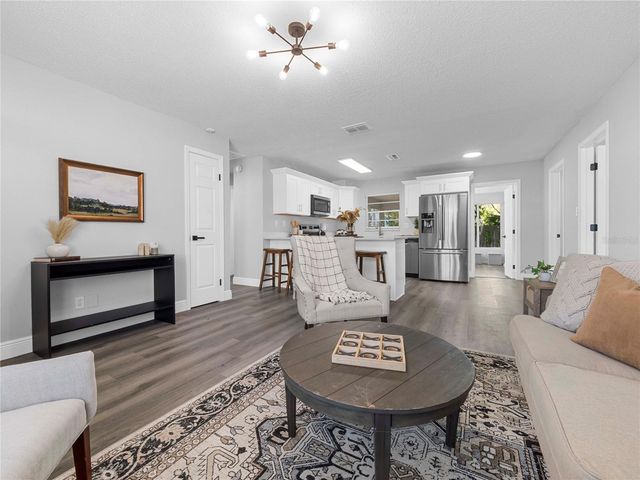 10804 N 53RD STREET, Temple Terrace, FL 33617