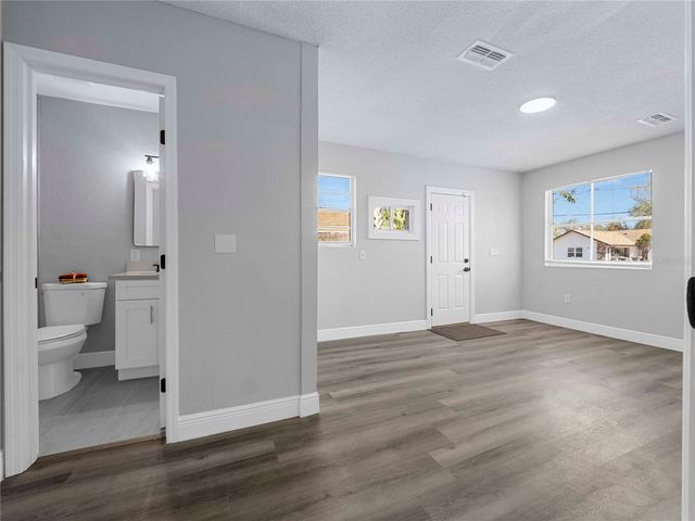 10804 N 53RD STREET, Temple Terrace, FL 33617