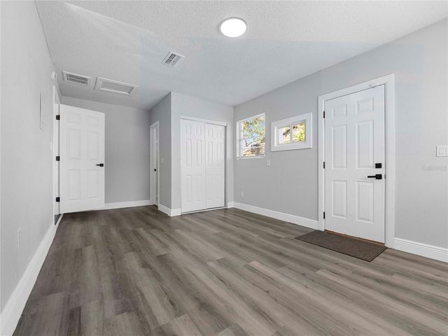 10804 N 53RD STREET, Temple Terrace, FL 33617