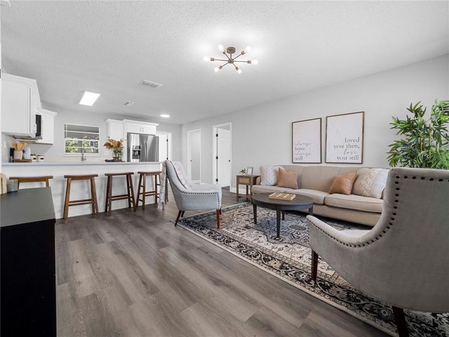 10804 N 53RD STREET, Temple Terrace, FL 33617