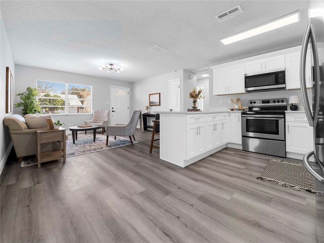 10804 N 53RD STREET, Temple Terrace, FL 33617