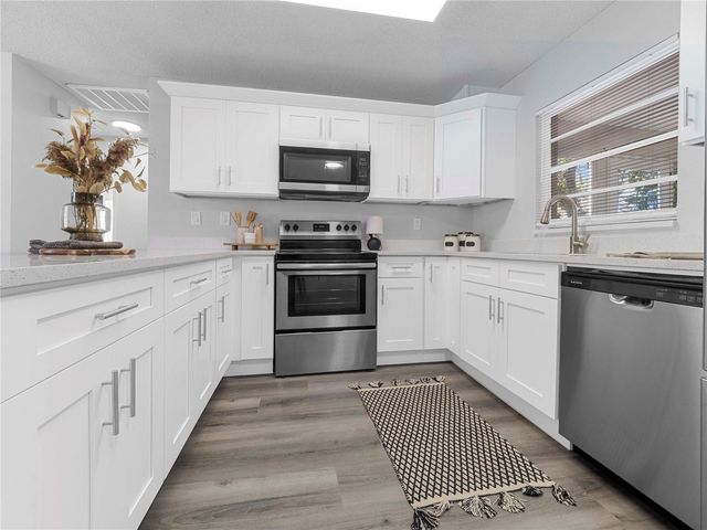 10804 N 53RD STREET, Temple Terrace, FL 33617