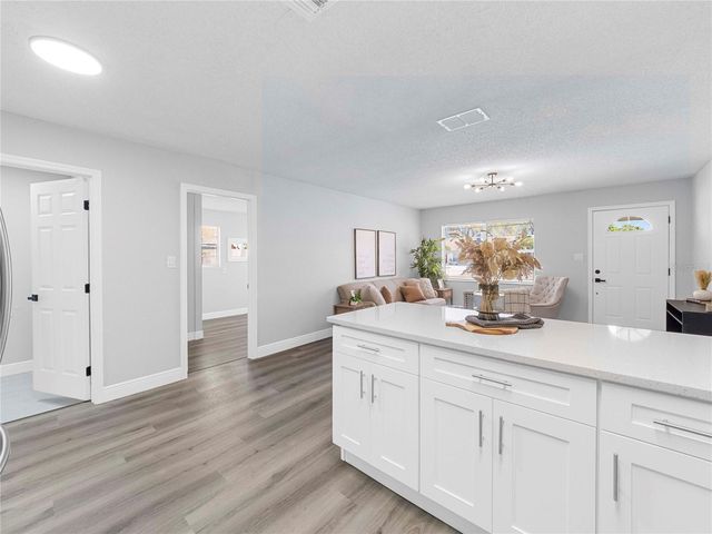 10804 N 53RD STREET, Temple Terrace, FL 33617