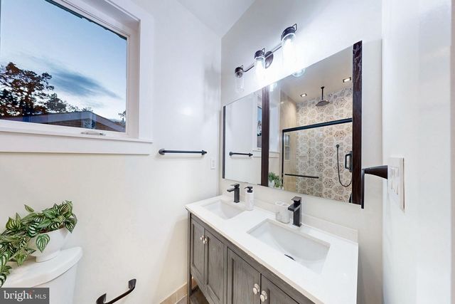 2806 FRANKLIN ST NE, Washington, DC 20018