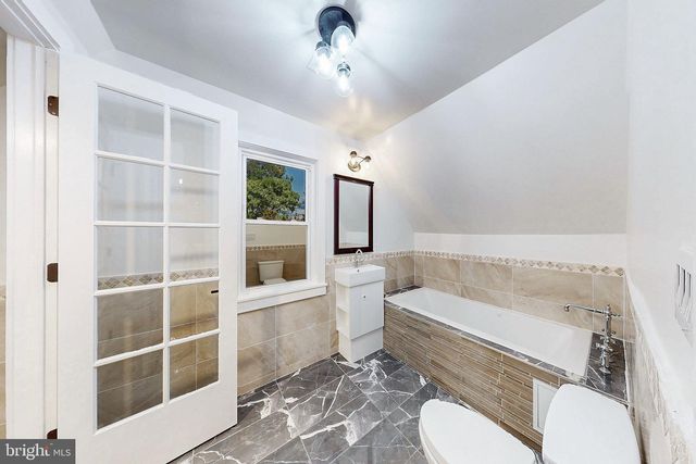 2806 FRANKLIN ST NE, Washington, DC 20018