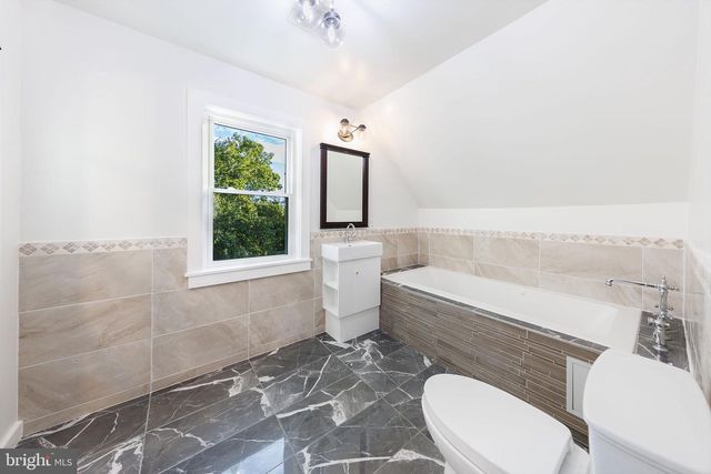 2806 FRANKLIN ST NE, Washington, DC 20018