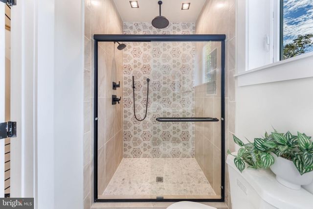 2806 FRANKLIN ST NE, Washington, DC 20018