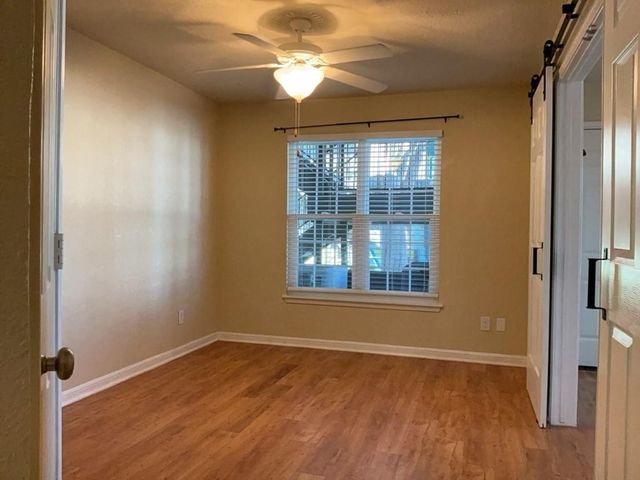 7685 Northcross DR 704, Austin, TX 78757