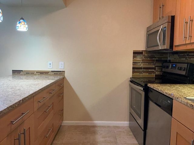 7685 Northcross DR 704, Austin, TX 78757