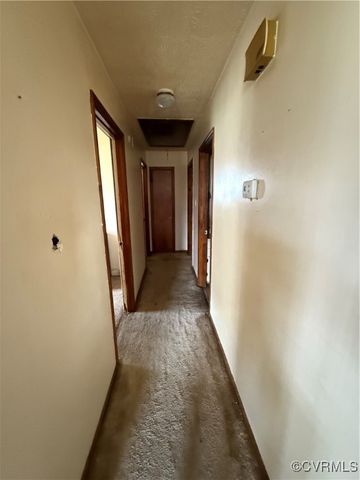 205 Maple Grove Ave, Colonial Heights, VA 23834