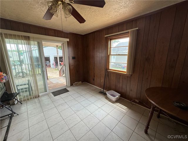205 Maple Grove Ave, Colonial Heights, VA 23834