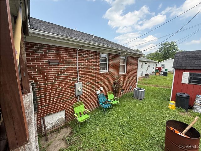 205 Maple Grove Ave, Colonial Heights, VA 23834