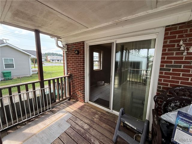 205 Maple Grove Ave, Colonial Heights, VA 23834