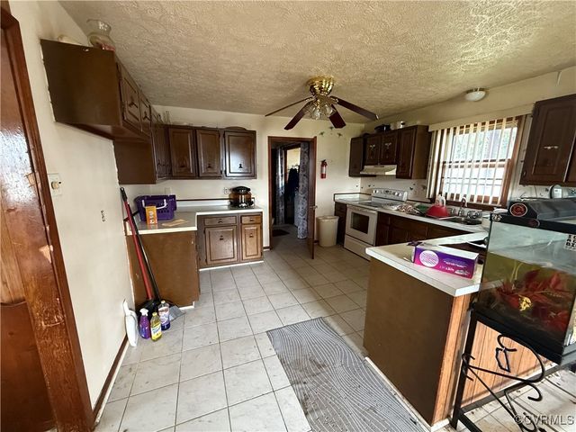 205 Maple Grove Ave, Colonial Heights, VA 23834