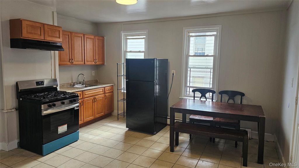 52 Chestnut Street 2, Yonkers, NY 10701