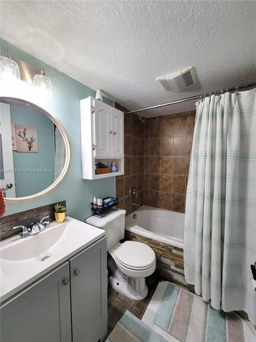 6605 NW 80th Ct, Tamarac, FL 33321