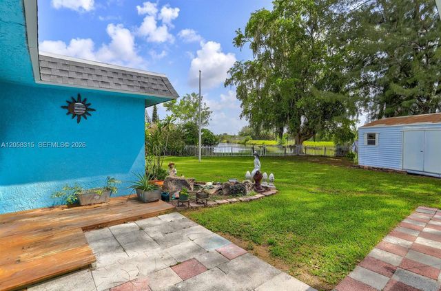 6605 NW 80th Ct, Tamarac, FL 33321