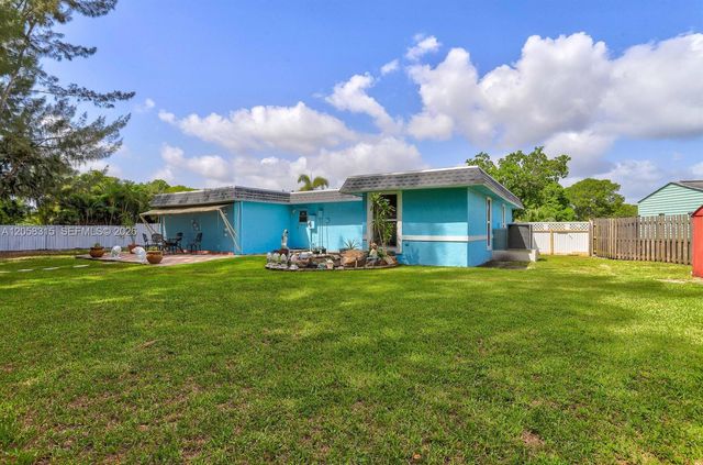 6605 NW 80th Ct, Tamarac, FL 33321
